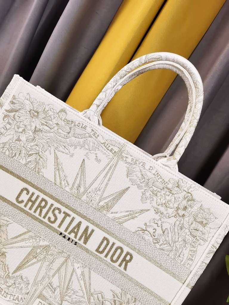 Christian Dior Shopping Bags